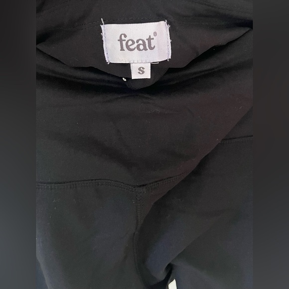 Feat Women's Full Set Pullover Roam Hoodie + Roam Shorts Black Size Small - Picture 15 of 16